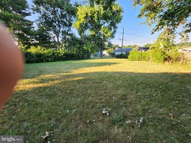 609 Hopkins St, Brooklyn, MD 21225 - photo 2