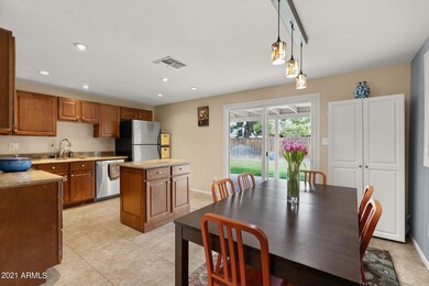 Dining/Kitchen
