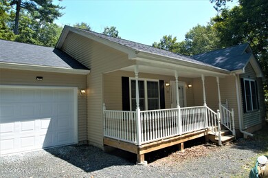 135 Rabbit Ct, Bushkill, PA 18324 - photo 2