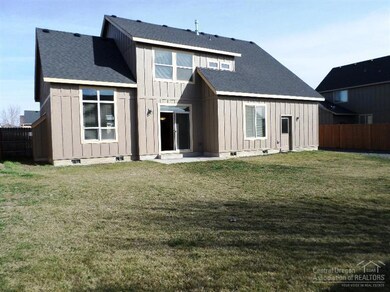 3009 NW 17th St, Redmond, OR 97756 - photo 2