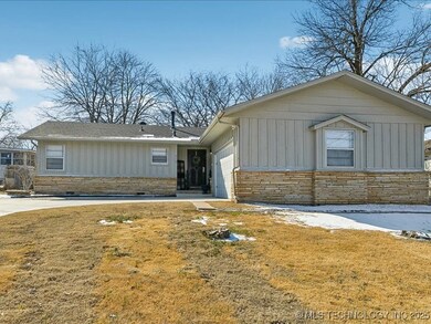 519 W Quincy St, Broken Arrow, OK 74012 - photo 2