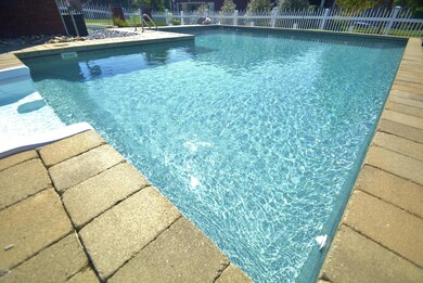 423 Blackberry Cir, Mount Washington, KY 40047 - photo 5