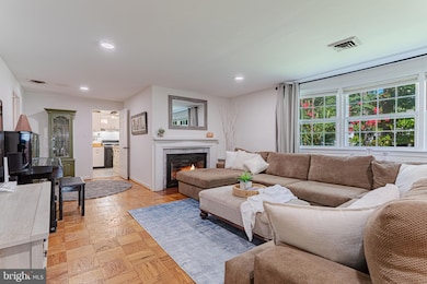 3034 Sleepy Hollow Rd, Falls Church, VA 22042 - photo 4