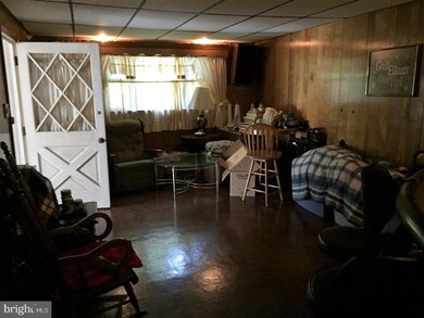 510 Pershing Ave, Darby, PA 19023 - photo 4