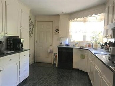 15 Harding St, New Bedford, MA 02740 - photo 2