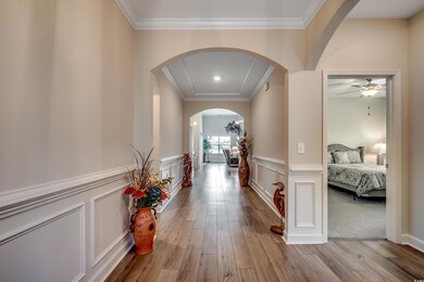 OFFERS JUDGES PANEL AND CROWN MOLDING