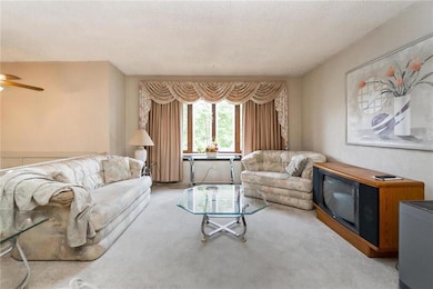 4511 Nile Dr, Whitehall, PA 18052 - photo 6