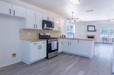 6511 Wexford Park Dr, Houston, TX 77088 - photo 5