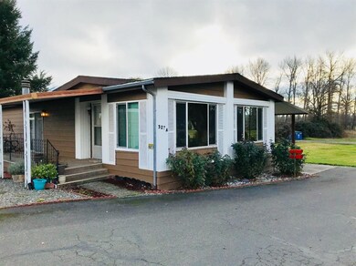 327 Sandlewood Dr, Grants Pass, OR 97526 - photo 4