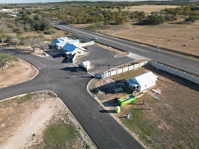 83 Resort Ct unit 83, Fredericksburg, TX 78624 - photo 6