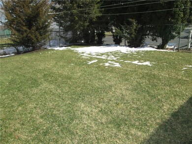 15 Cliff St, Central Falls, RI 02863 - photo 7