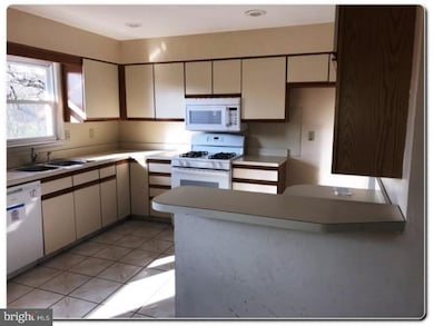 1354 S Myrtle St, Vineland, NJ 08360 - photo 7