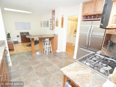 9103 Santayana Dr, Fairfax, VA 22031 - photo 5