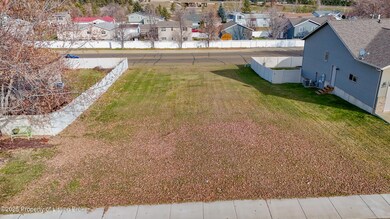 847 11th St E, Dickinson, ND 58601 - photo 2