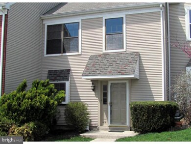 415 Snowflake Cir, Norristown, PA 19403 - photo 3