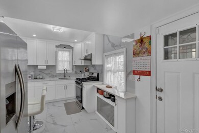 34-08 Murray Ln, Flushing, NY 11354 - photo 5