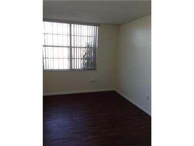 9360 Fontainebleau Blvd unit 501, Miami, FL 33172 - photo 5