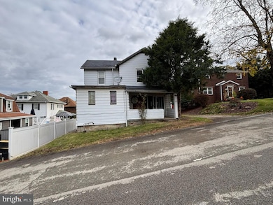 615 Walker Rd, Elizabeth, PA 15037 - photo 3