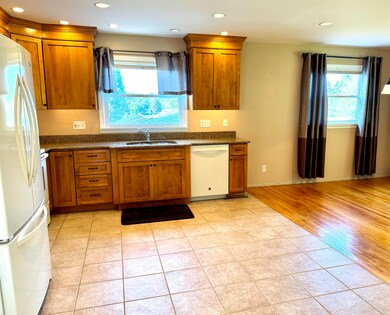 27 Downes Ave, Barre, VT 05641 - photo 6