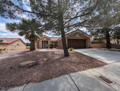 10113 Cresent Creek Dr, Las Vegas, NV 89134 - photo 2