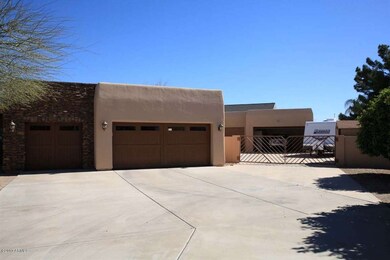 Motor Court-5 Car Garage