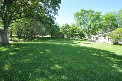 324 Indiandale Rd SE, Cedar Rapids, IA 52403 - photo 5