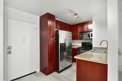 5510 Owensmouth Ave unit 301, Woodland Hills, CA 91367 - photo 4