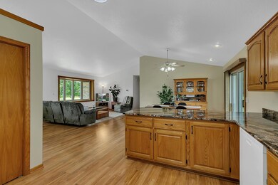 Kitchen/dining/living room