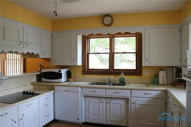 32 S Nissen Rd, Elmore, OH 43416 - photo 6