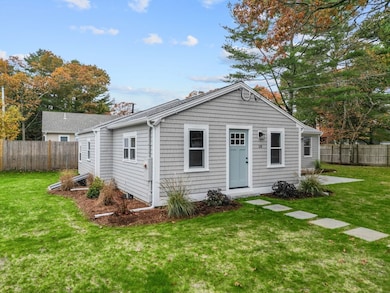 18 Martin St, Buzzards Bay, MA 02532 - photo 2