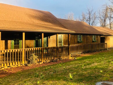 C319FFA8-C326-4F1B-9A5E-912C49EC6094