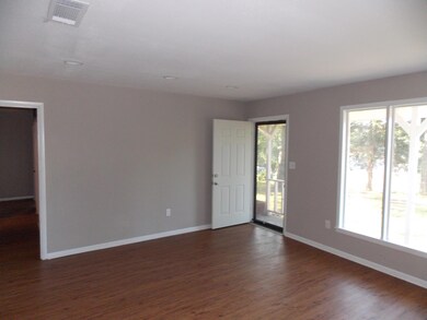 907 Chippewah Dr, Laurel, MS 39440 - photo 5