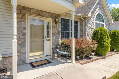 954 Daylily Dr unit V161, Langhorne, PA 19047 - photo 3