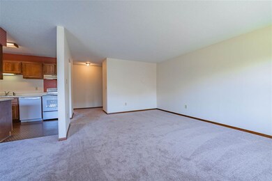 146 N Twin Oaks Terrace, South Burlington, VT 05403 - photo 6