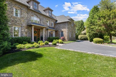 828 Gatemore Rd, Bryn Mawr, PA 19010 - photo 2