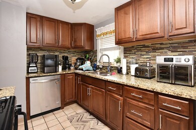 90 Robert Cir, Cranston, RI 02905 - photo 3