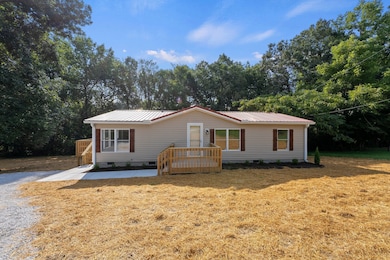 126 Glenburg Dr, Manchester, TN 37355 - photo 2