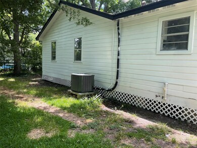 1214 W Talmage St, Alvin, TX 77511 - photo 6