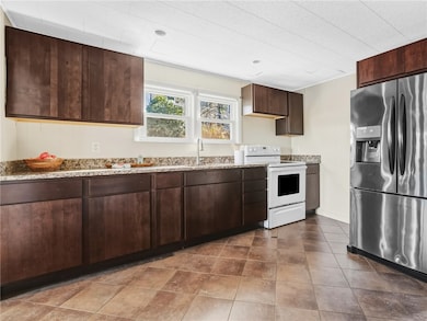 281 Richardson Rd, Coventry, RI 02816 - photo 7