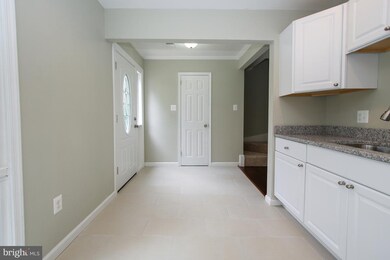 3025 Mission Square Dr, Fairfax, VA 22031 - photo 7