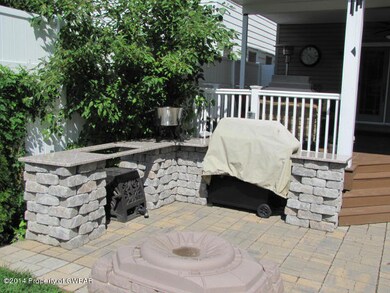 556 Carey Ave, Wilkes Barre, PA 18702 - photo 7