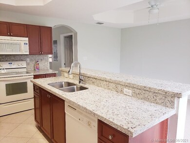 10670 SW 8th St unit 201, Pembroke Pines, FL 33025 - photo 4