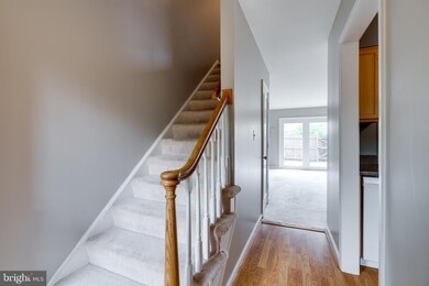 8388 Forrester Blvd unit 551, Springfield, VA 22152 - photo 2