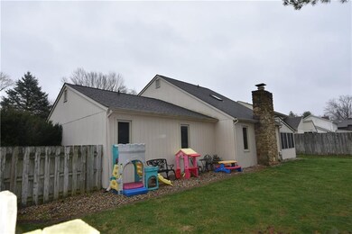 3434 Duffer Dr, Columbus, IN 47203 - photo 4