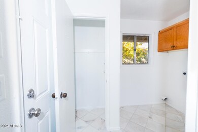 320 E Ellis Dr, Tempe, AZ 85282 - photo 7