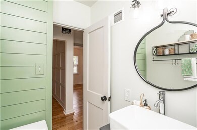 2119 E 27th St, Des Moines, IA 50317 - photo 5