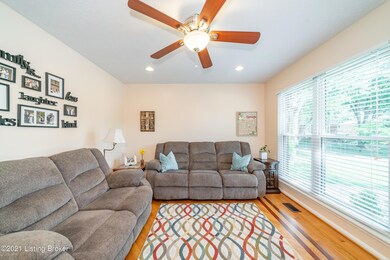 6805 Beackstone Ct, Louisville, KY 40228 - photo 7