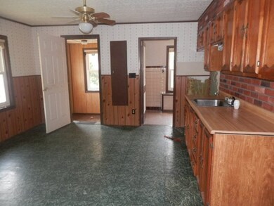 34 Waverly St, Taunton, MA 02780 - photo 5