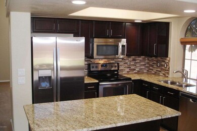 NEW Fridge with Water and Ice Maker