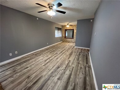 1000 Furman Ave unit A, San Marcos, TX 78666 - photo 2